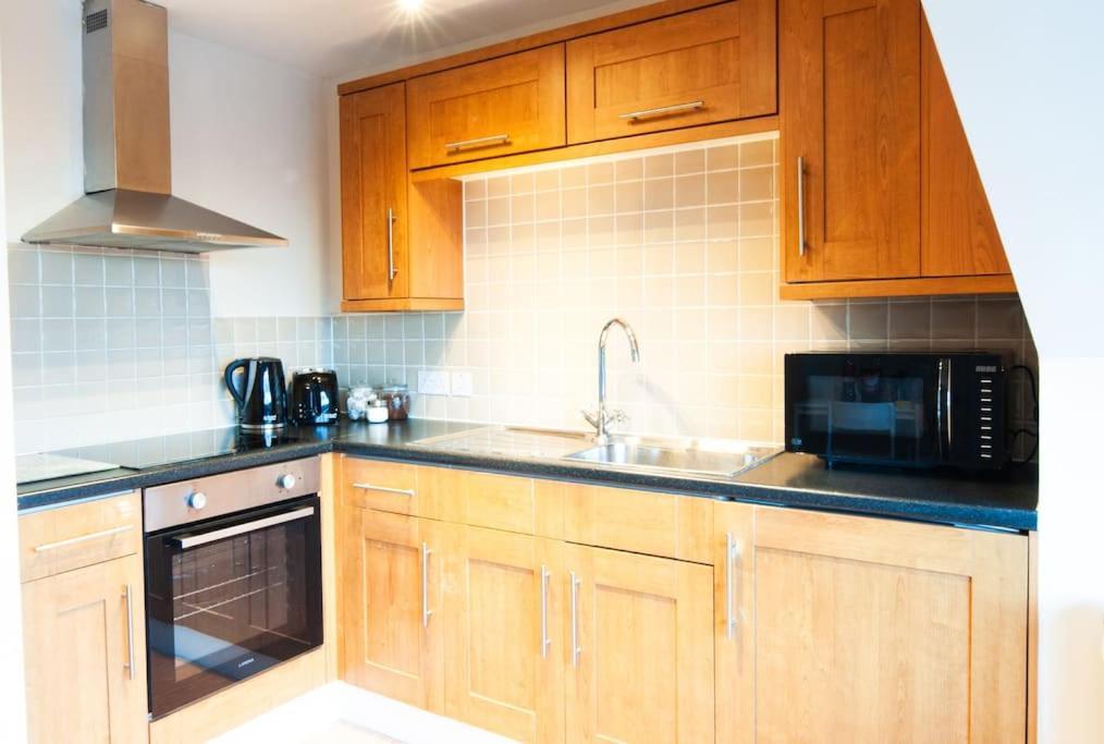 Burton-upon-Trent *New* 2-Bed Modern Apartment מראה חיצוני תמונה