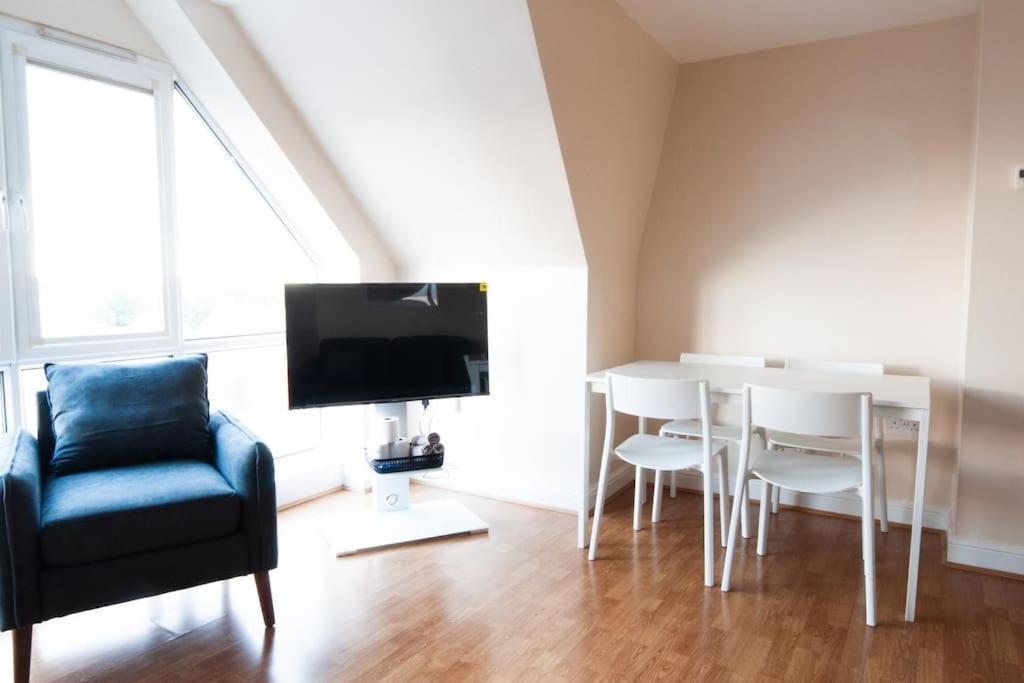 Burton-upon-Trent *New* 2-Bed Modern Apartment מראה חיצוני תמונה