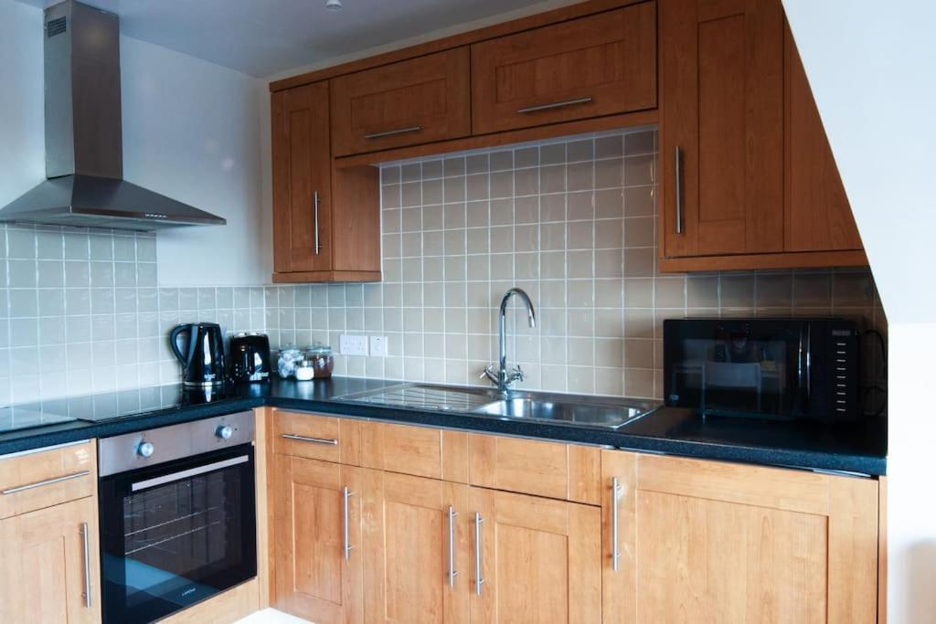 Burton-upon-Trent *New* 2-Bed Modern Apartment מראה חיצוני תמונה